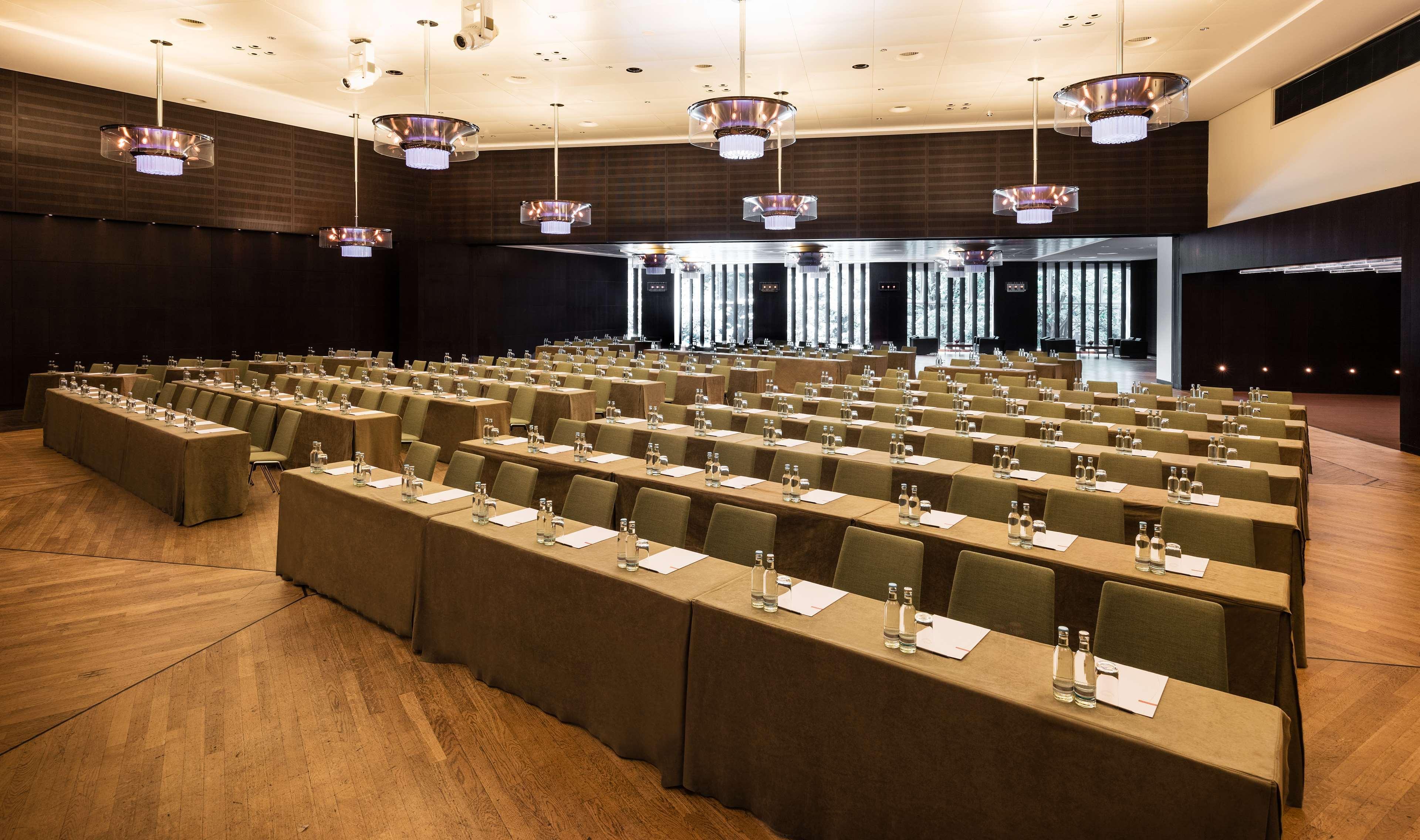 Grand Hyatt Berlin Hotel Exterior foto The European Economic and Social Committee